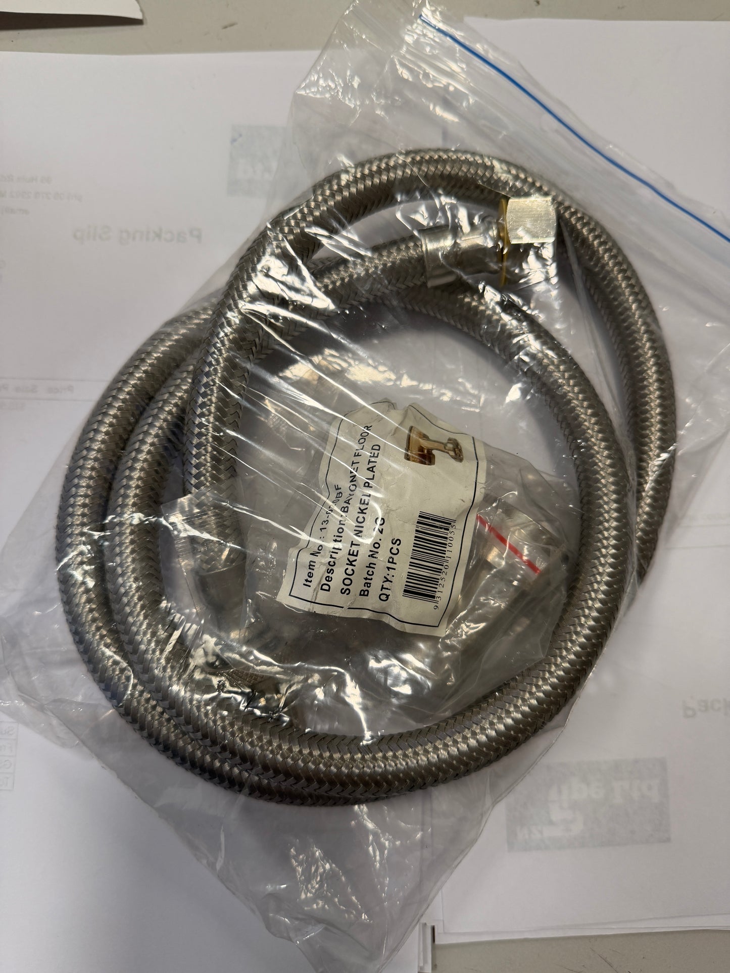 [P1065] Bayonet Hose With Nickel Plated Floor Socket