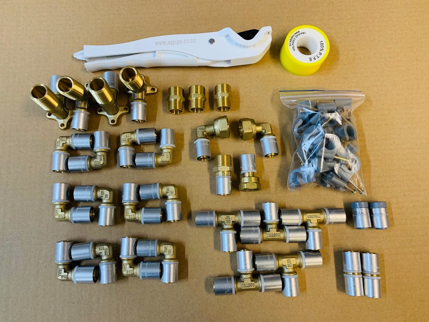 [P33] Bathroom brass fittings Kit